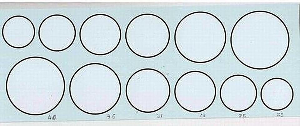 12 tondi in decal bianchi da 23mm a 40mm