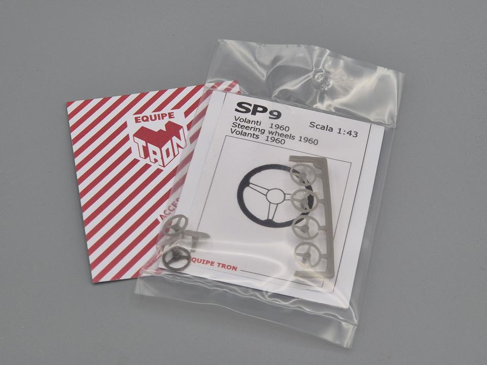 8 Volanti plastica tipo GT anni 60 diam. 10mm