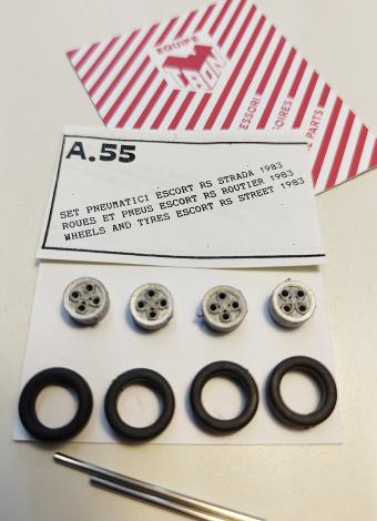 4    Gommine + cerchi x Ford Escort 1978
