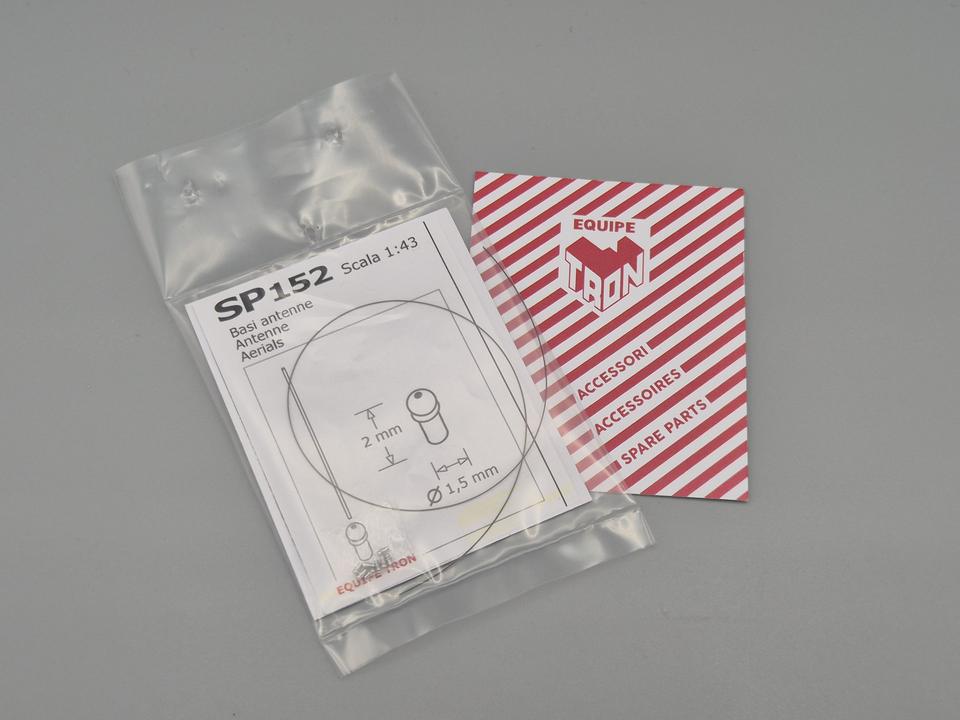 8 x antennine 1,5mm h.2mm con filo nero da 0,25 mm